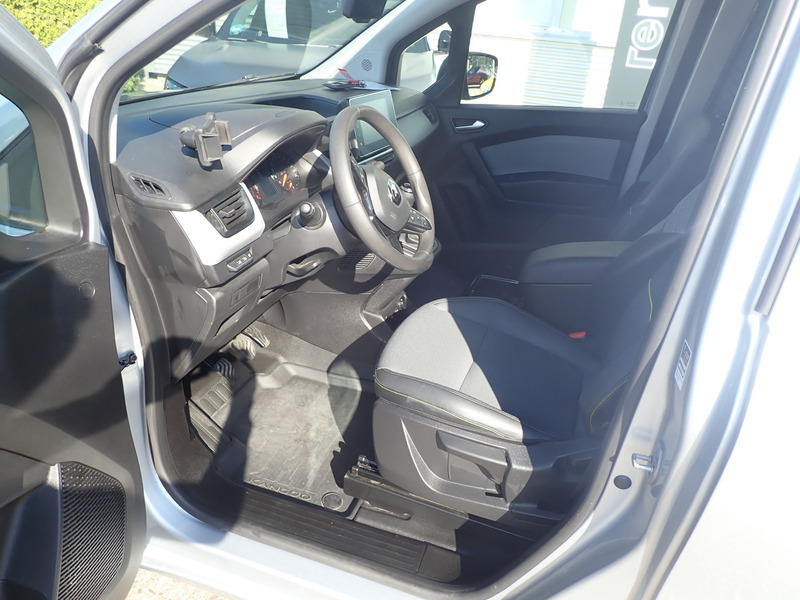 Fahrzeugabbildung Kangoo Rapid Extra TCe 100 FAP Open Sesame by Renault Bild 13 von 24