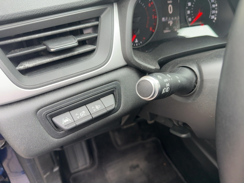 Fahrzeugabbildung Captur Automatik Bild 13 von 16