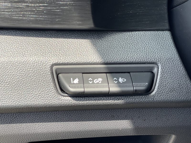 Fahrzeugabbildung Trafic L1H1 DOKA Komfort 3,0t dCi 150PS EDC Bild 33 von 46