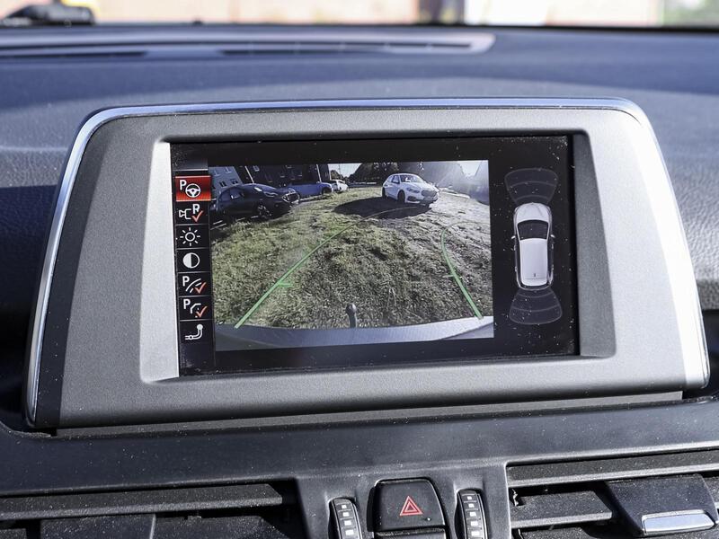 Fahrzeugabbildung 218 Active Tourer NAVI SHZ PDC BT AHK Bild 10 von 15