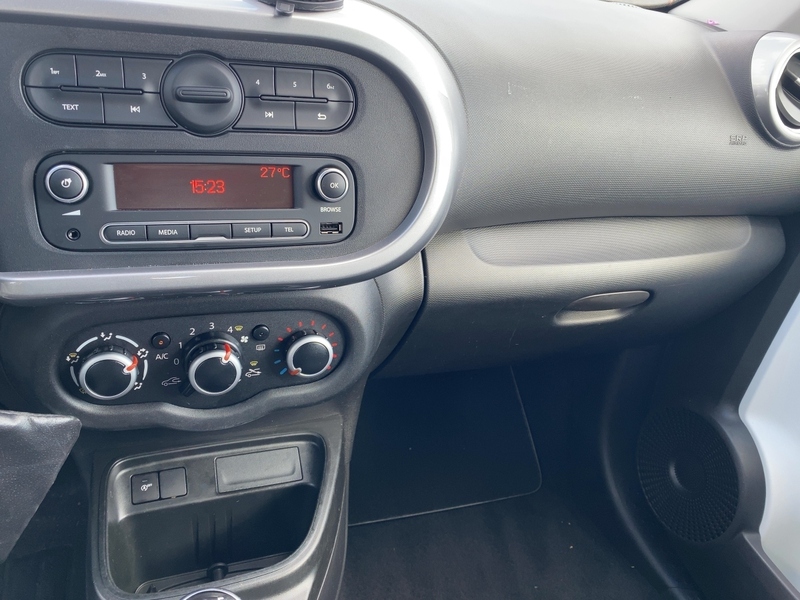 Fahrzeugabbildung Twingo ZEN SCe 65 Start & Stop Bild 11 von 21