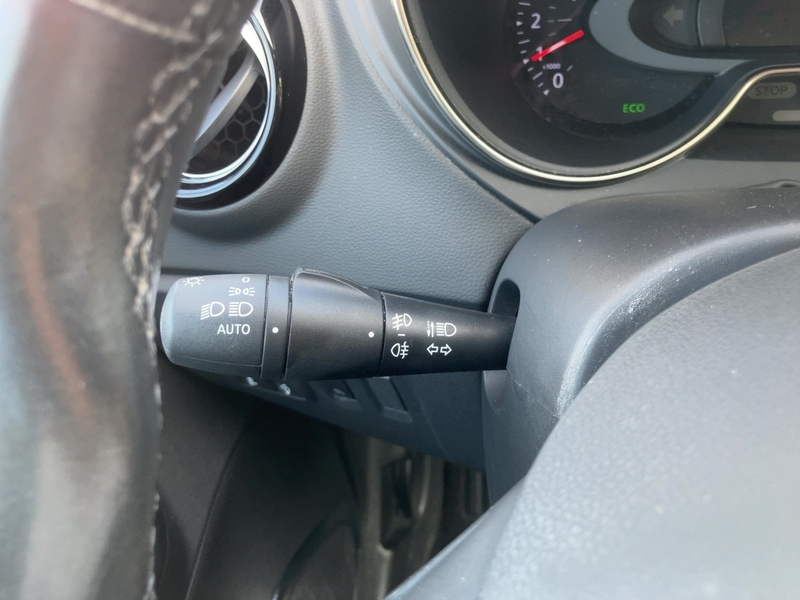 Fahrzeugabbildung Captur Einparkhilfe hinten Bild 15 von 20