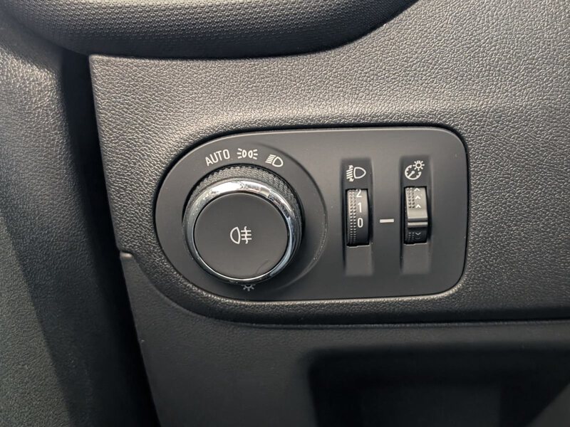Fahrzeugabbildung Crossland 1.2 Turbo Business Edition Navi Kamera Bild 25 von 34
