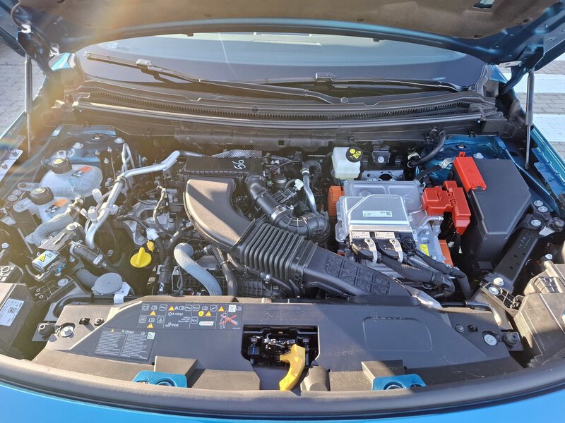 Fahrzeugabbildung Austral Techno Full Hybrid E-Tech 200 Bild 37 von 44
