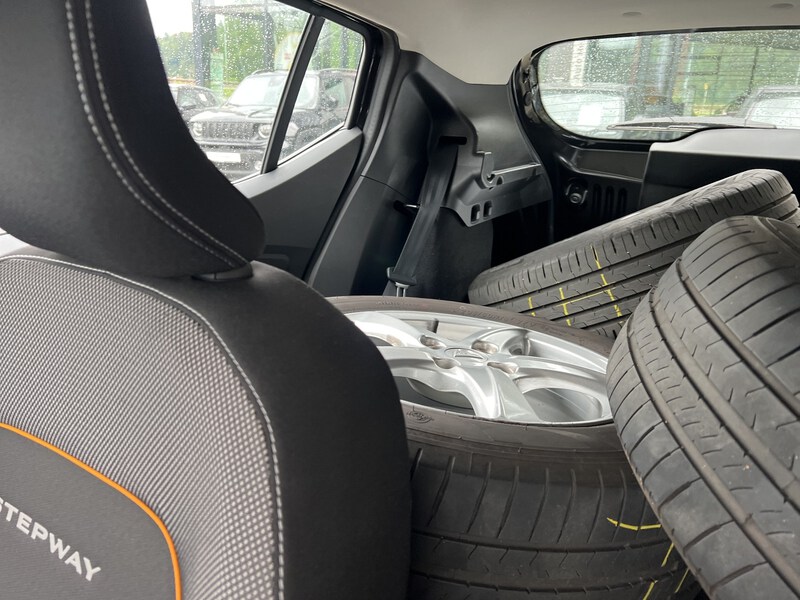 Fahrzeugabbildung Sandero III 1.0 TCe 90 Stepway Comfort SH  Bild 15 von 20