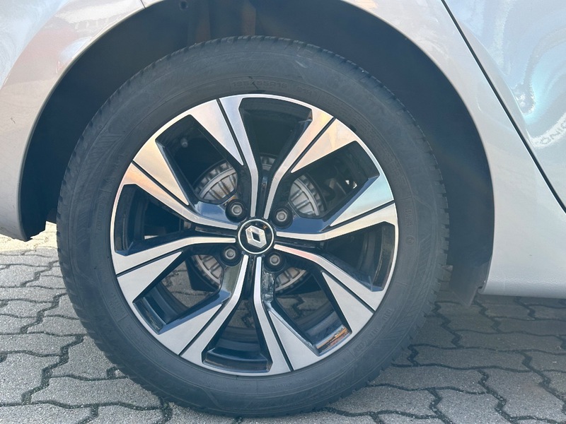 Fahrzeugabbildung Clio *Klima*PDC Hi* Bild 10 von 20