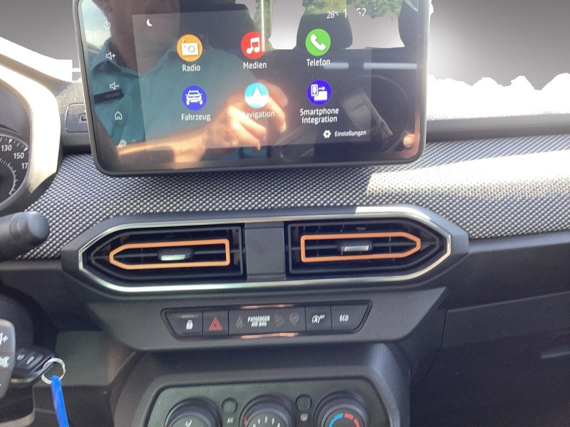 Fahrzeugabbildung Sandero Comfort Bild 17 von 19