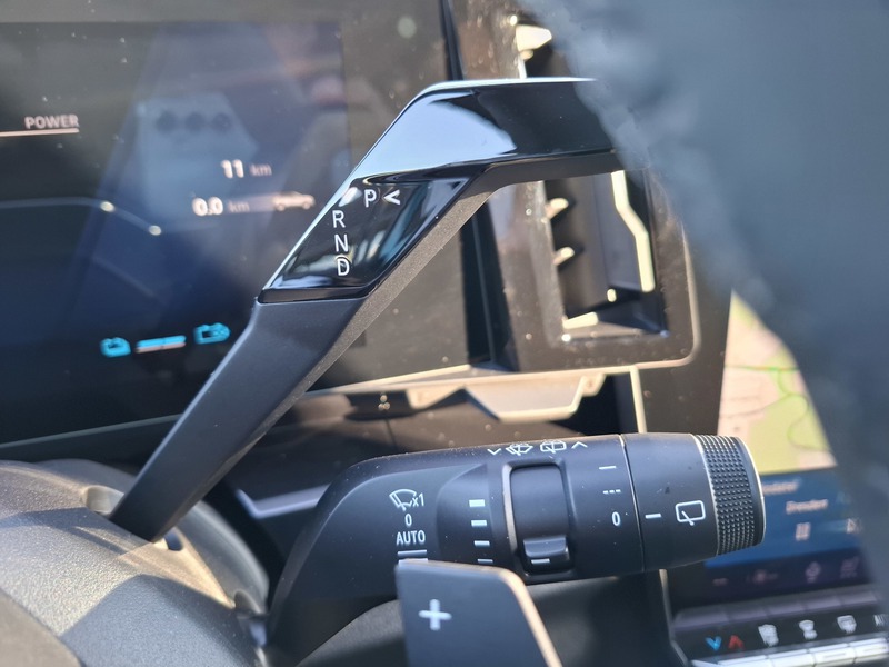 Fahrzeugabbildung Austral Techno Full Hybrid E-Tech 200 Bild 25 von 44