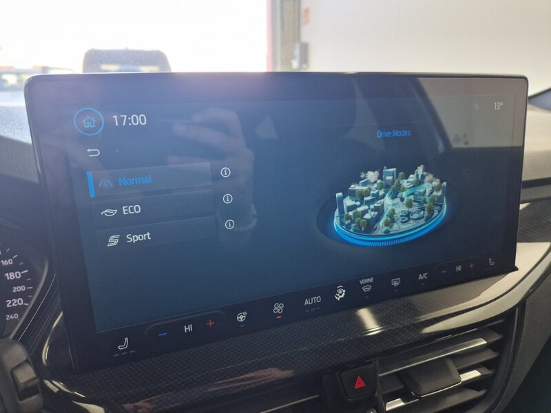 Fahrzeugabbildung Focus 1.0 EcoBoost ST-Line Turnier SYNC4 Bild 20 von 25