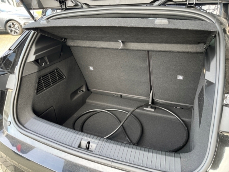 Fahrzeugabbildung Megane E-Tech Techno EV40 CCS Bild 8 von 15