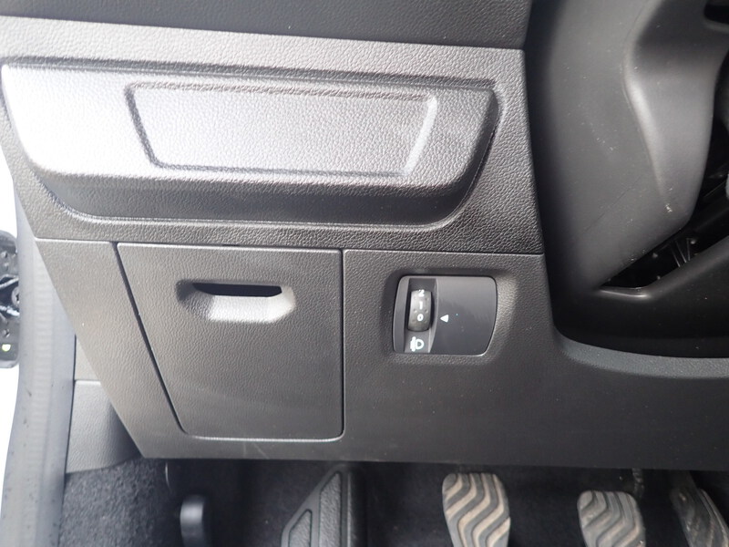 Fahrzeugabbildung Sandero Expression TCe 90 Bild 16 von 17