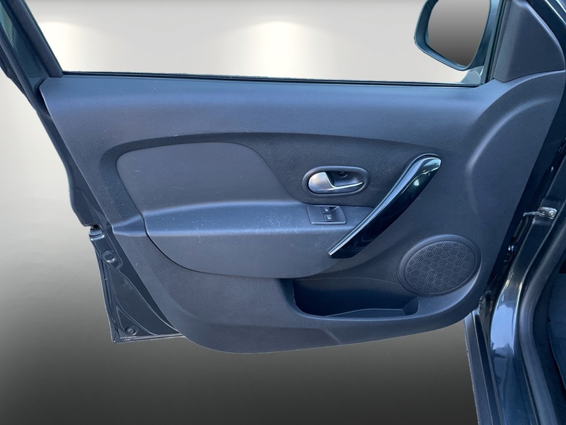 Fahrzeugabbildung Logan TCe 90 MCV Stepway/Navi/Kamera Bild 14 von 17