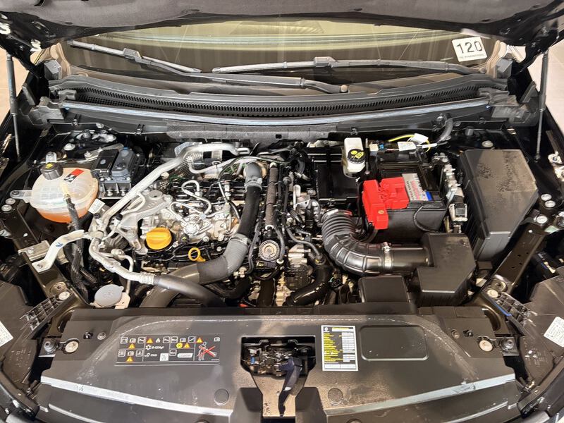 Fahrzeugabbildung Austral Techno Mild Hybrid 160 Automatik Bild 3 von 50