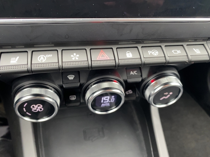 Fahrzeugabbildung Arkana TECHNO Mild Hybrid 140 EDC Bild 20 von 21