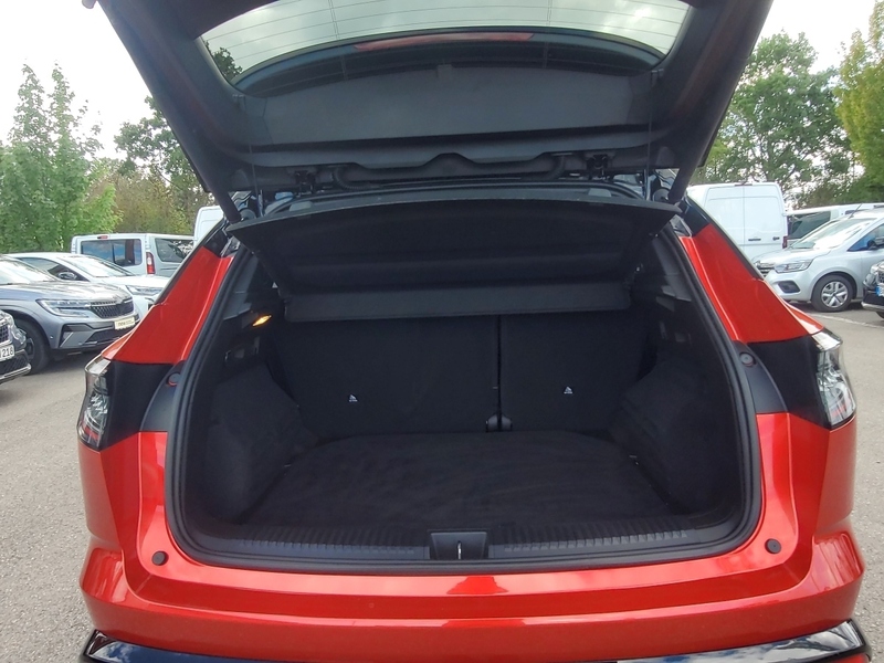 Fahrzeugabbildung Austral Techno Esprit Alpine Mild Hybrid 160 Bild 5 von 12