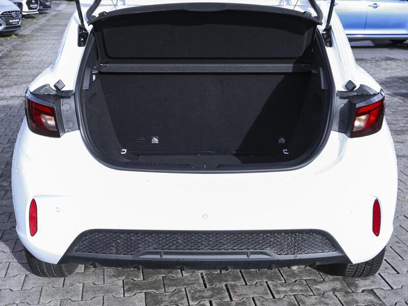 Fahrzeugabbildung MG3 NAVI PDC KLIMA BT ZV Bild 7 von 15