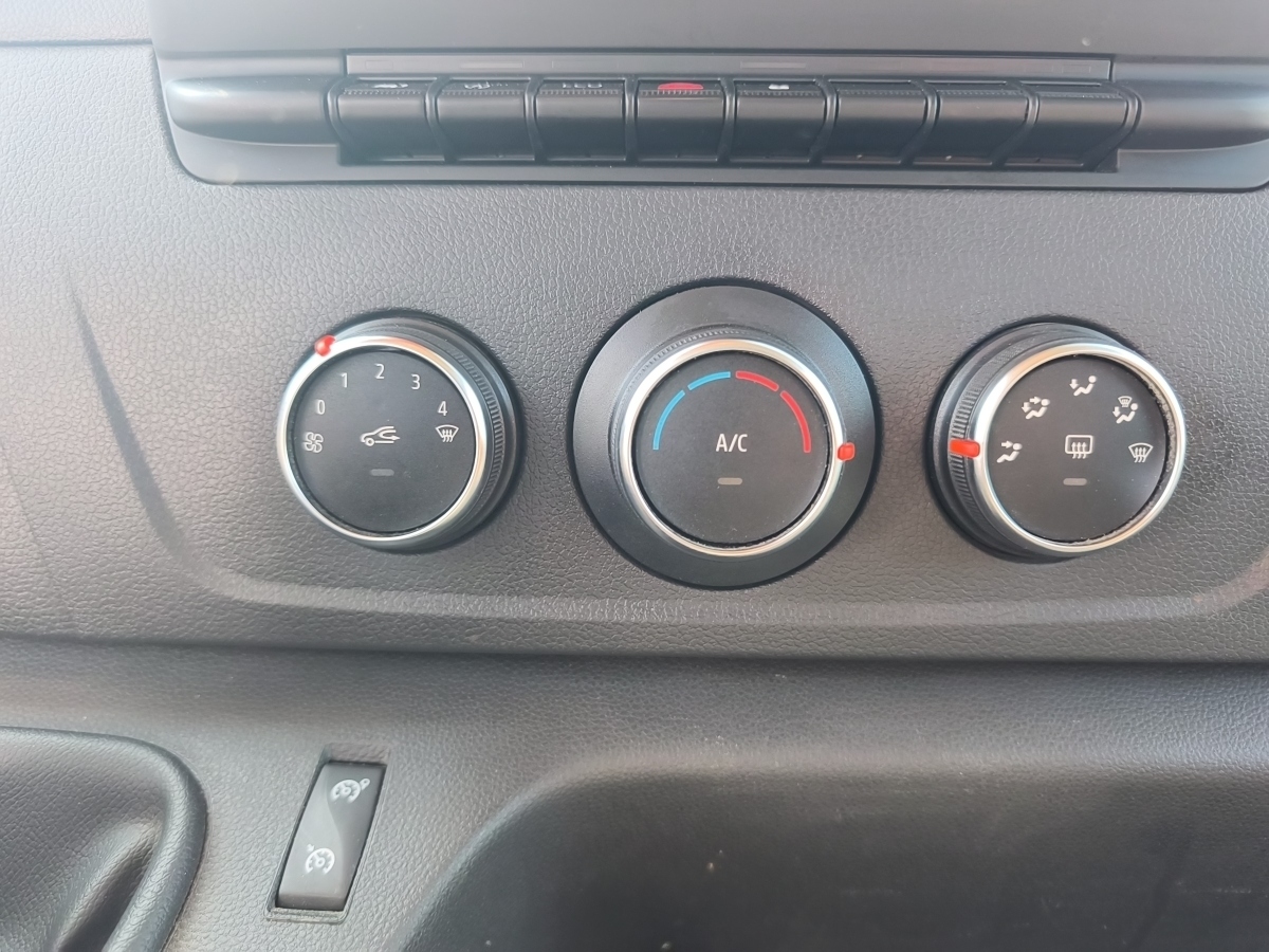 Renault Master – Bild 15