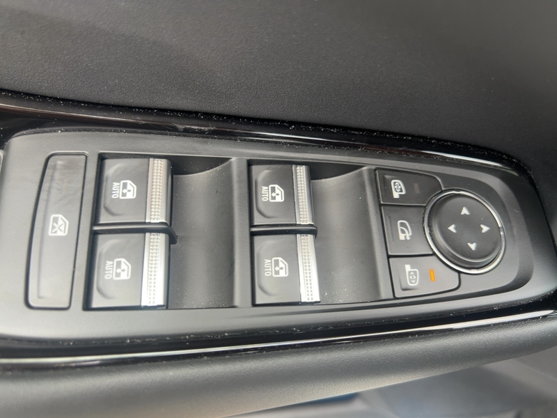 Fahrzeugabbildung Rafale 1.2 Plug-in Hybrid Atelier Alpine 300 Bild 13 von 30
