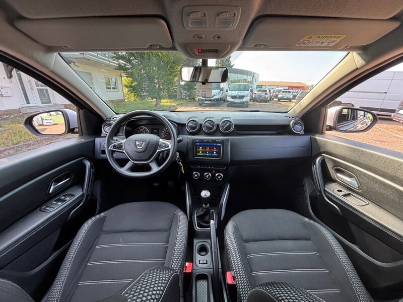 Fahrzeugabbildung Duster Prestige Bild 6 von 6