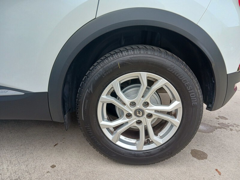 Fahrzeugabbildung Captur Intens Mild-Hybrid TCe 140 EDC Start&Stop Bild 11 von 27