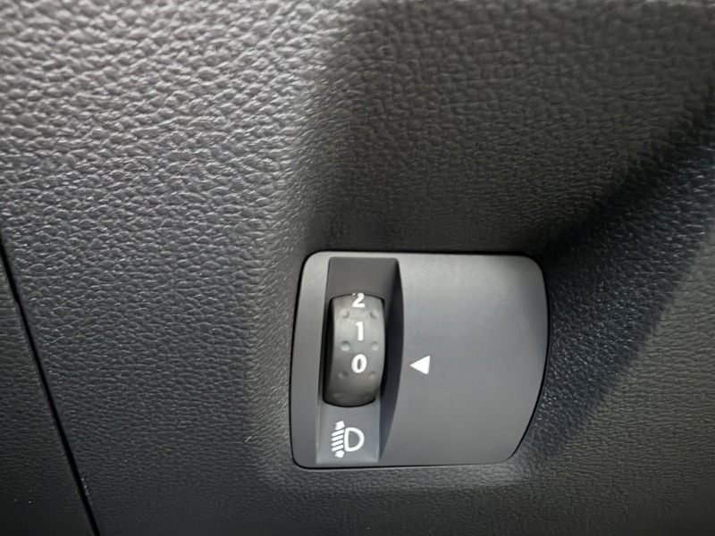 Fahrzeugabbildung Duster ++Klima++Navi++GJR Bild 23 von 43