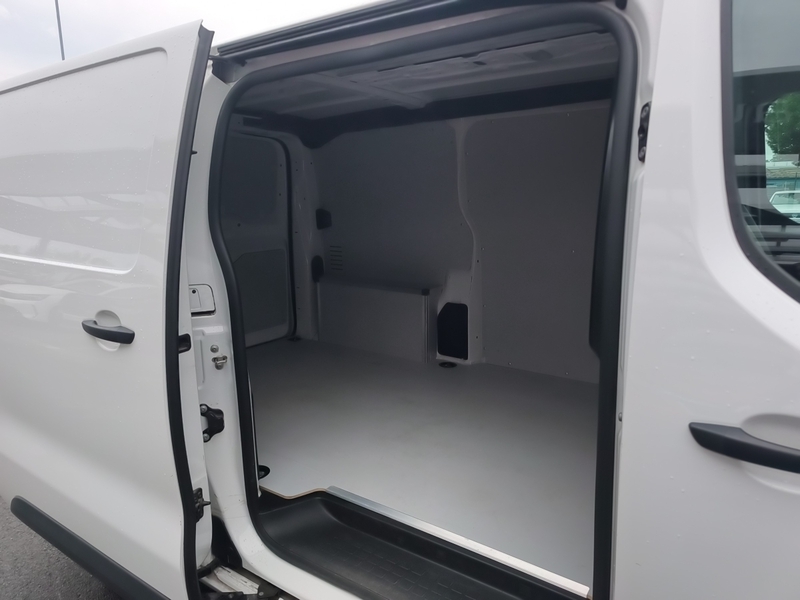 Fahrzeugabbildung Scudo Kasten SX L2 2.0 145PS AUTOM*KLIMA*AHK*ALLW Bild 8 von 18