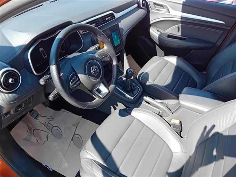 MG ZS