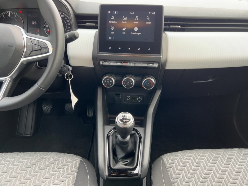Fahrzeugabbildung Clio EVOLUTION TCe 90 Bild 12 von 23