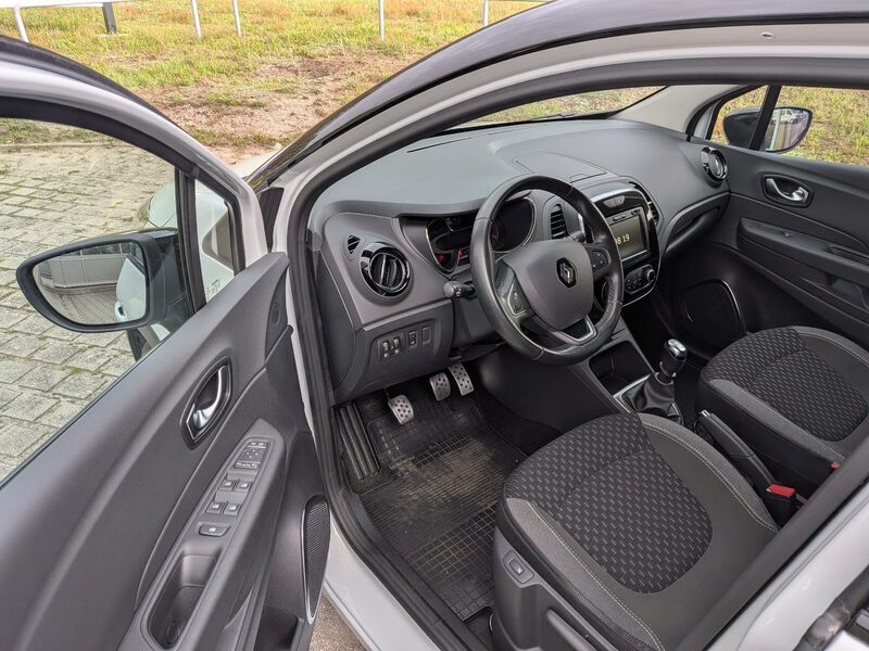Fahrzeugabbildung Captur ABS Fahrerairbag ESP Bild 8 von 12