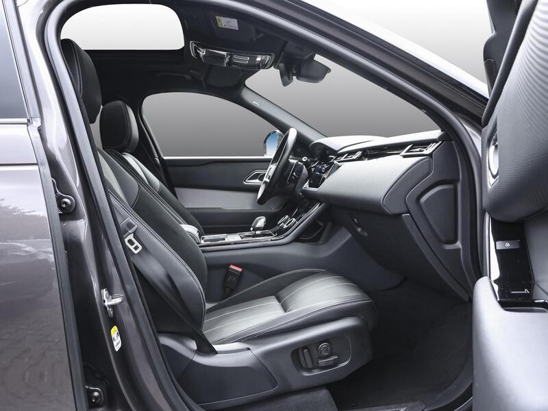 Fahrzeugabbildung Range Rover Velar BLACK PACK PANO Bild 3 von 15