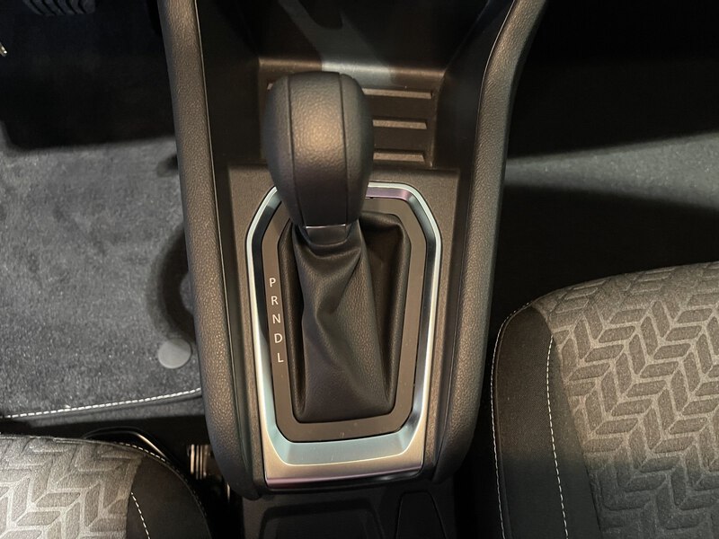 Fahrzeugabbildung Clio EVOLUTION TCe 90 PS X-tronic Bild 40 von 48