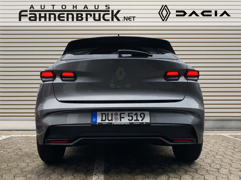 Fahrzeugabbildung Clio Navi Sitzheizung PDC Bild 4 von 20