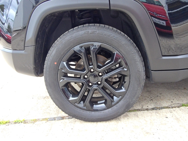 Fahrzeugabbildung Compass PHEV+ Upland Klima PDCKamera Bild 5 von 11