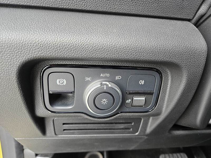 Fahrzeugabbildung Citan ABS Fahrerairbag Seitenairbag Bild 12 von 27