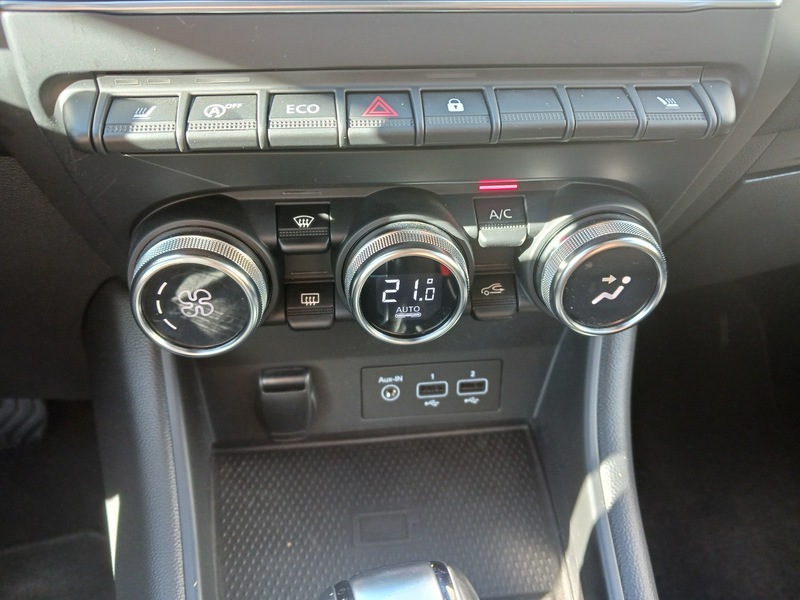 Fahrzeugabbildung Captur Intens TCe 130 EDC Start&Stop *AUTOMATIK* Bild 25 von 29