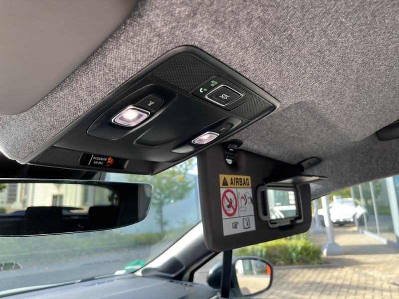 Fahrzeugabbildung Clio +Tempomat+Sitzheizung+ Bild 42 von 44
