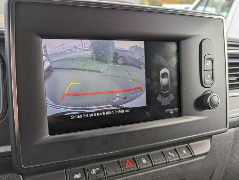 Fahrzeugabbildung Master 150PS Automatik Bild 11 von 16