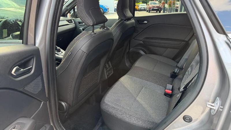 Fahrzeugabbildung Symbioz TCe Mild Hybrid Bild 9 von 15