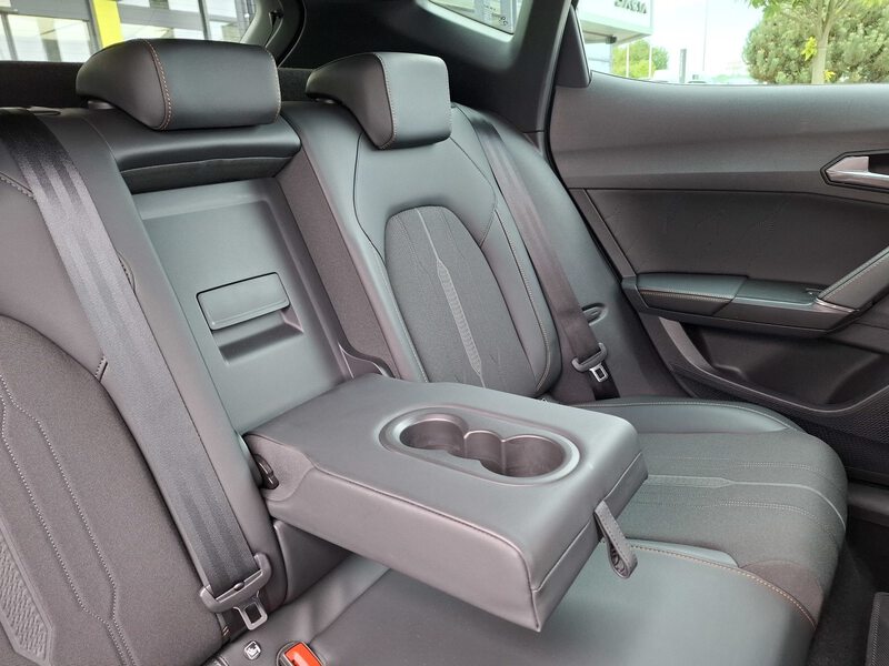Fahrzeugabbildung Formentor VZ 2.0 TSI 4Drive (310 PS) 7-Gang-DSG Bild 17 von 49