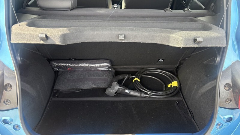 Fahrzeugabbildung Spring Essential 45 Bild 18 von 19