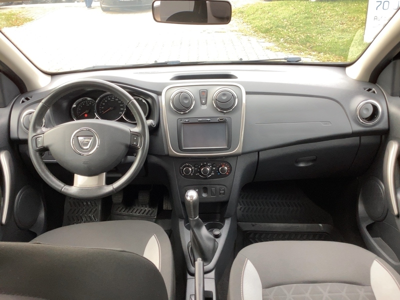 Fahrzeugabbildung Sandero Stepway Celebrat Bild 8 von 15