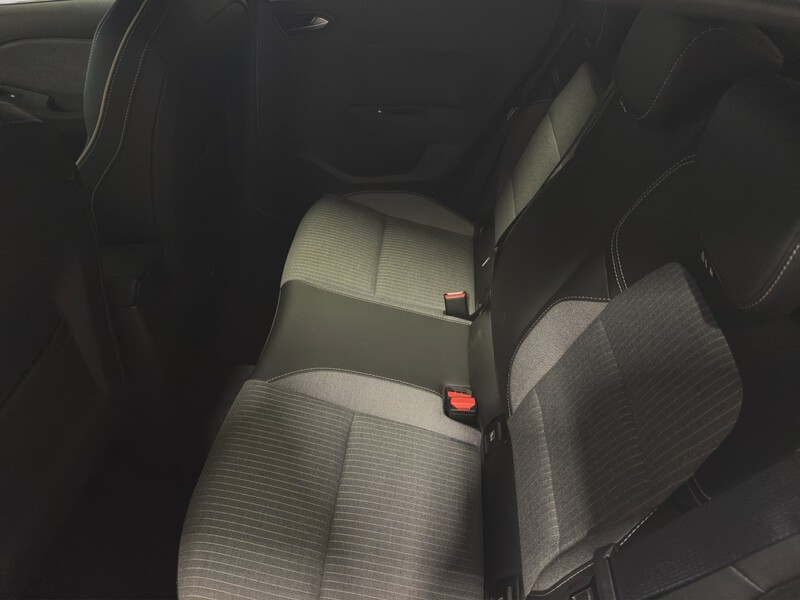 Fahrzeugabbildung Clio Techno TCe 90 Bild 14 von 15