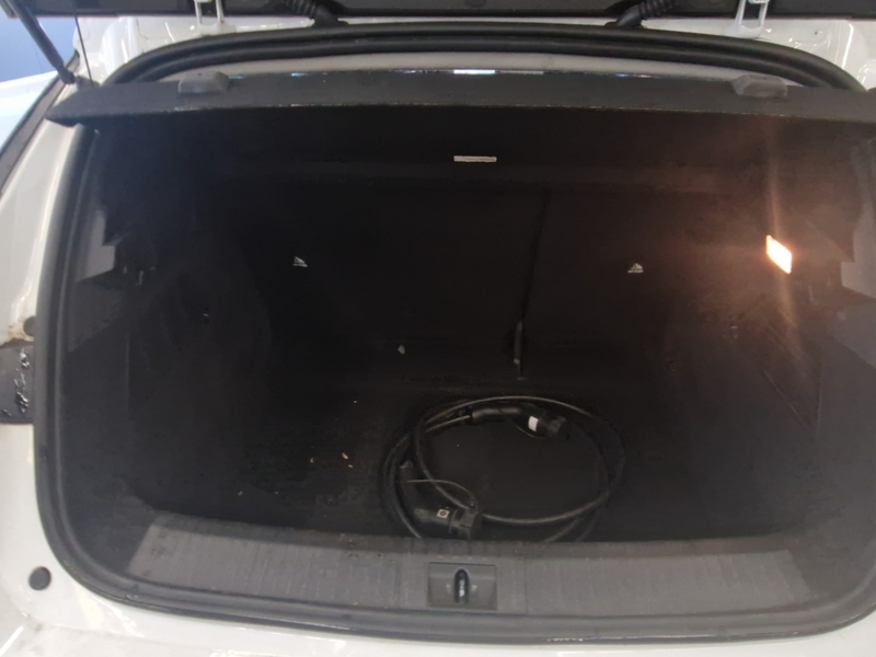 Fahrzeugabbildung Megane E-TECH 100% elektrisch Evolution Paket Bild 10 von 20