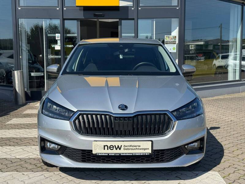 Fahrzeugabbildung Fabia *Klima/CarPlay/EPH* Bild 2 von 12