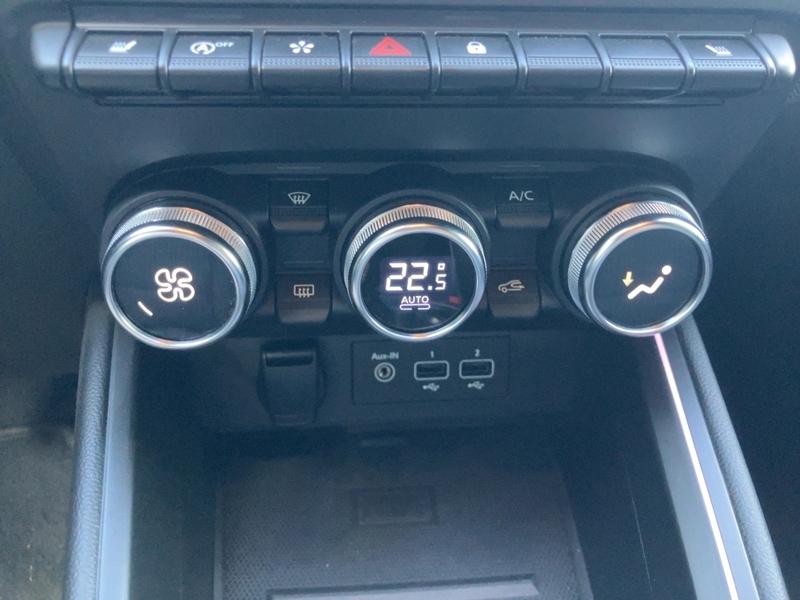 Fahrzeugabbildung Clio Lutecia 1.0 TCe 90 GPF Bild 16 von 20