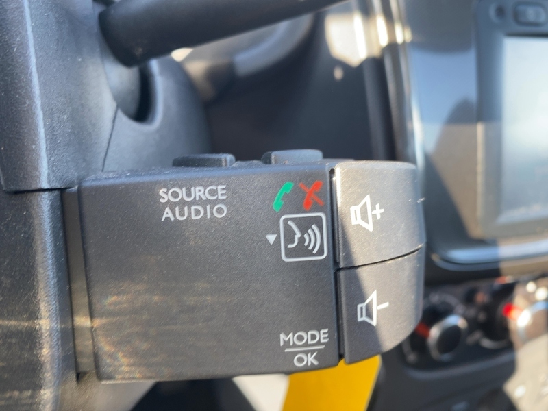 Fahrzeugabbildung Sandero Stepway Prestige TCe 90 Start & Stop Bild 18 von 20