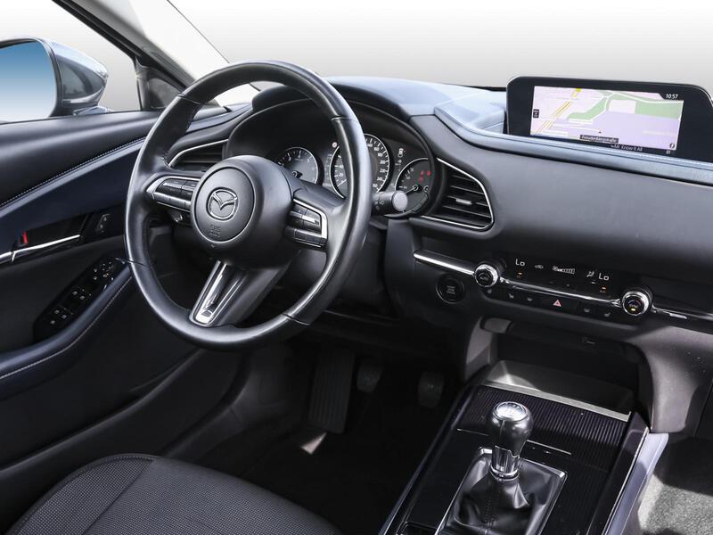 Fahrzeugabbildung CX-30 NAVI SHZ PDC BT Bild 4 von 15