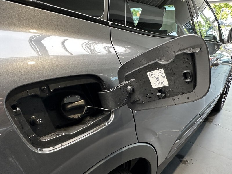 Fahrzeugabbildung Arkana Esprit Alpine Full Hybrid 145 PS Bild 18 von 50