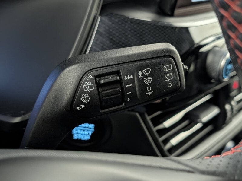 Fahrzeugabbildung Kuga 2.5 PHEV ST-Line X HUD B&O AHK ACC Pano Bild 40 von 45