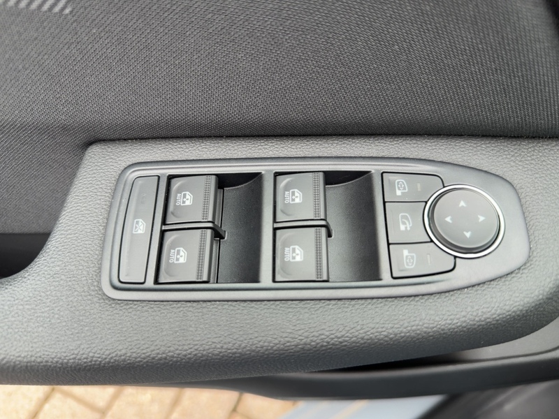 Fahrzeugabbildung Clio ESPRIT ALPINE TCE 90 Bild 20 von 21